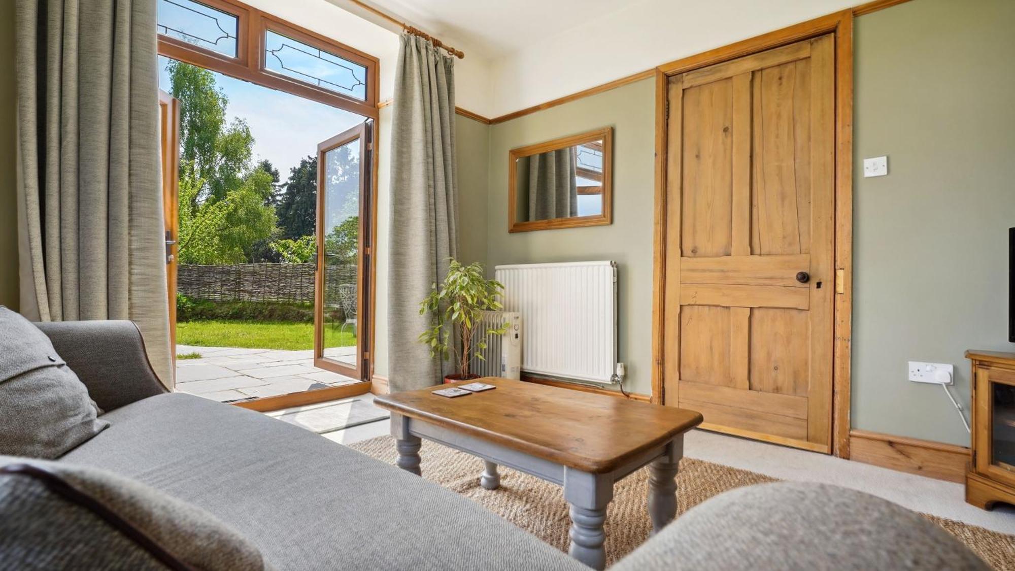 Tranquil Countryside Cottage For Two Wrexham Zewnętrze zdjęcie